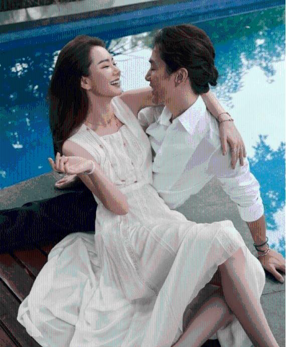 无限翻滚小球